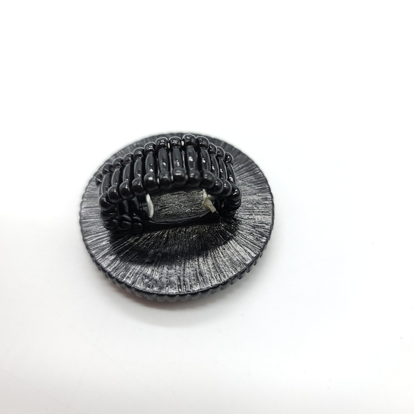 Black rhinestone beaded stretch ring - Picture 6 of 6